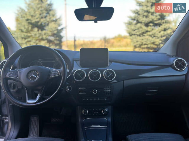 Серый Мерседес Б-класс, объемом двигателя 0 л и пробегом 132 тыс. км за 9700 $, фото 21 на Automoto.ua