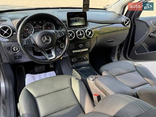 Сірий Мерседес Б-клас, об'ємом двигуна 0 л та пробігом 90 тис. км за 9850 $, фото 65 на Automoto.ua