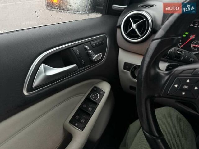 Сірий Мерседес Б-клас, об'ємом двигуна 0 л та пробігом 89 тис. км за 12750 $, фото 18 на Automoto.ua