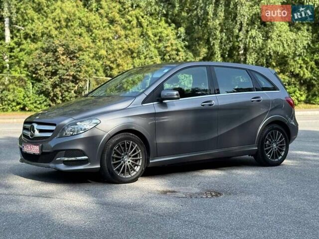 Сірий Мерседес Б-клас, об'ємом двигуна 0 л та пробігом 90 тис. км за 9850 $, фото 12 на Automoto.ua