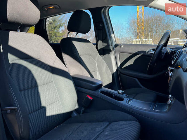 Сірий Мерседес Б-клас, об'ємом двигуна 0 л та пробігом 133 тис. км за 10650 $, фото 22 на Automoto.ua