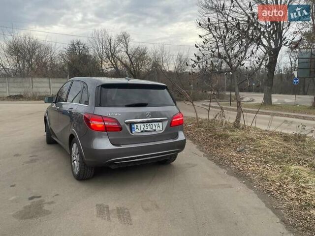 Серый Мерседес Б-класс, объемом двигателя 0 л и пробегом 129 тыс. км за 12499 $, фото 2 на Automoto.ua