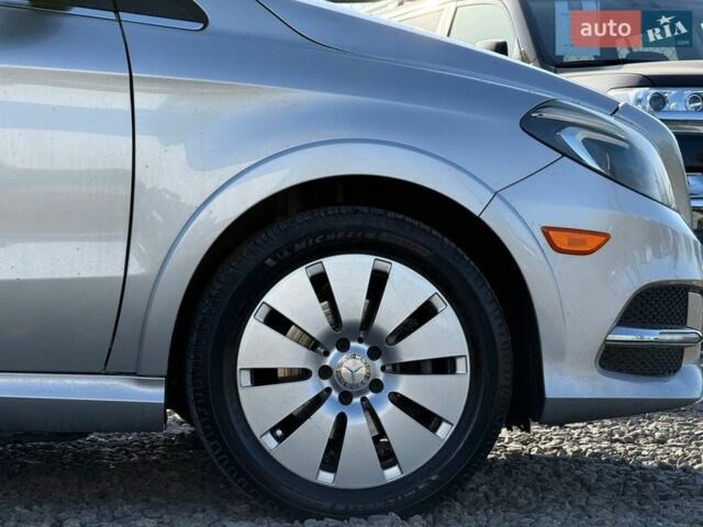 Серый Мерседес Б-класс, объемом двигателя 0 л и пробегом 106 тыс. км за 14490 $, фото 3 на Automoto.ua