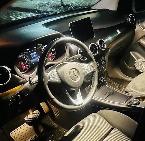 Сірий Мерседес Б-клас, об'ємом двигуна 0 л та пробігом 133 тис. км за 10500 $, фото 3 на Automoto.ua