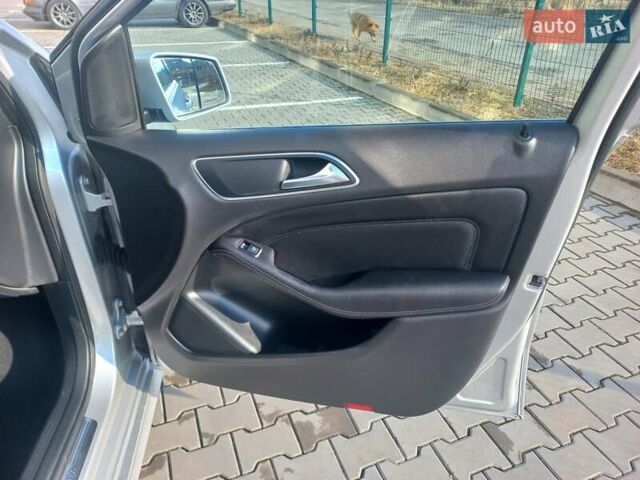Сірий Мерседес Б-клас, об'ємом двигуна 0 л та пробігом 156 тис. км за 9100 $, фото 32 на Automoto.ua