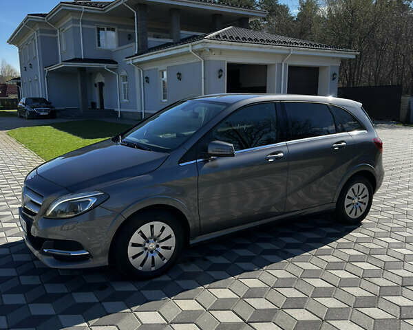 Сірий Мерседес Б-клас, об'ємом двигуна 0 л та пробігом 63 тис. км за 12900 $, фото 2 на Automoto.ua