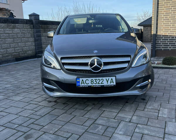 Серый Мерседес Б-класс, объемом двигателя 0 л и пробегом 116 тыс. км за 11700 $, фото 1 на Automoto.ua