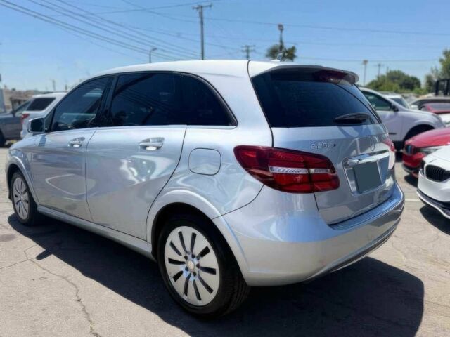 Сірий Мерседес Б-клас, об'ємом двигуна 0 л та пробігом 73 тис. км за 2700 $, фото 2 на Automoto.ua