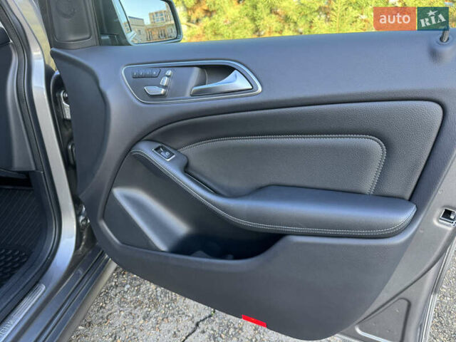 Серый Мерседес Б-класс, объемом двигателя 0 л и пробегом 150 тыс. км за 9850 $, фото 11 на Automoto.ua