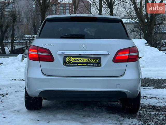 Серый Мерседес Б-класс, объемом двигателя 0 л и пробегом 133 тыс. км за 10650 $, фото 4 на Automoto.ua