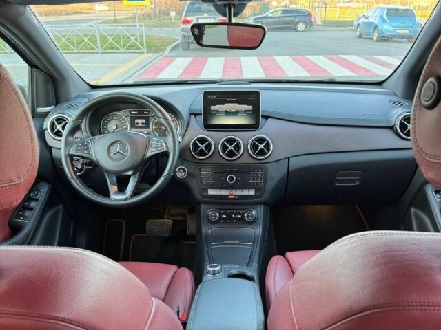 Серый Мерседес Б-класс, объемом двигателя 0 л и пробегом 110 тыс. км за 10499 $, фото 10 на Automoto.ua