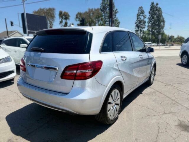 Сірий Мерседес Б-клас, об'ємом двигуна 0 л та пробігом 73 тис. км за 2700 $, фото 4 на Automoto.ua