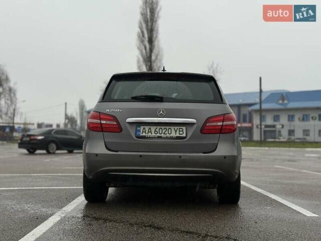 Сірий Мерседес Б-клас, об'ємом двигуна 0 л та пробігом 89 тис. км за 12750 $, фото 4 на Automoto.ua