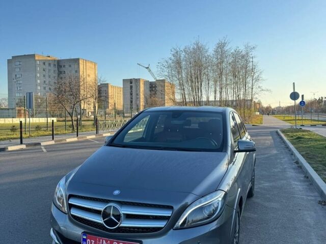 Серый Мерседес Б-класс, объемом двигателя 0 л и пробегом 110 тыс. км за 10499 $, фото 1 на Automoto.ua