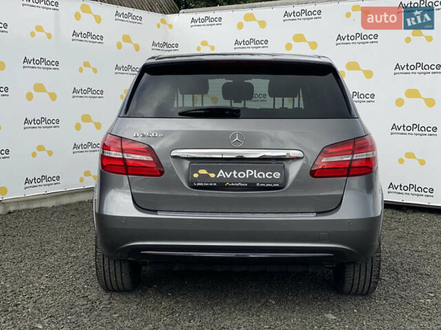 Серый Мерседес Б-класс, объемом двигателя 0 л и пробегом 115 тыс. км за 10999 $, фото 96 на Automoto.ua