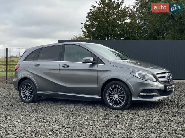 Серый Мерседес Б-класс, объемом двигателя 0 л и пробегом 115 тыс. км за 10999 $, фото 84 на Automoto.ua