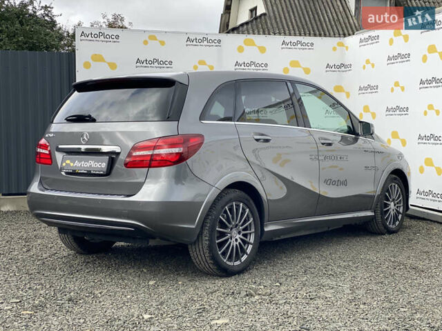 Серый Мерседес Б-класс, объемом двигателя 0 л и пробегом 115 тыс. км за 10999 $, фото 100 на Automoto.ua