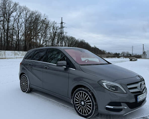 Серый Мерседес Б-класс, объемом двигателя 0 л и пробегом 92 тыс. км за 10800 $, фото 9 на Automoto.ua