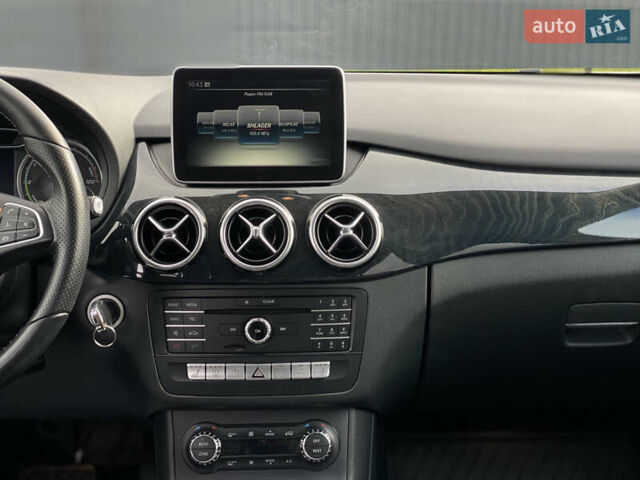 Серый Мерседес Б-класс, объемом двигателя 0 л и пробегом 115 тыс. км за 10999 $, фото 32 на Automoto.ua