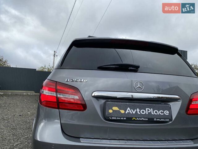 Серый Мерседес Б-класс, объемом двигателя 0 л и пробегом 115 тыс. км за 10999 $, фото 27 на Automoto.ua