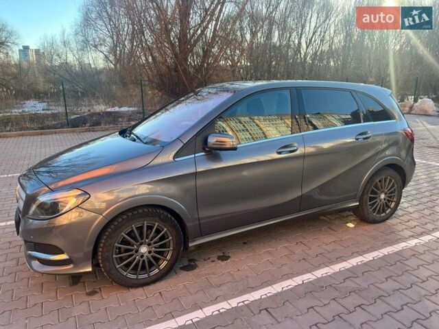 Серый Мерседес Б-класс, объемом двигателя 0 л и пробегом 114 тыс. км за 10600 $, фото 2 на Automoto.ua