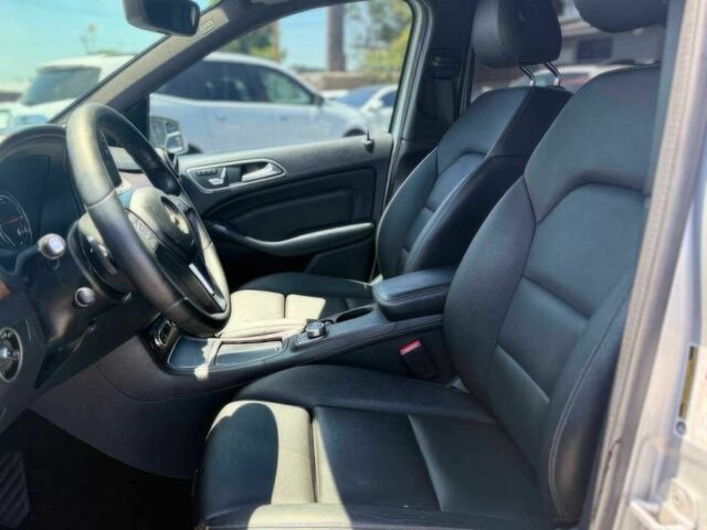 Сірий Мерседес Б-клас, об'ємом двигуна 0 л та пробігом 73 тис. км за 2700 $, фото 6 на Automoto.ua