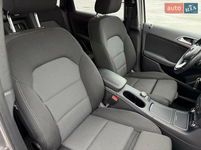 Сірий Мерседес Б-клас, об'ємом двигуна 0 л та пробігом 63 тис. км за 12900 $, фото 16 на Automoto.ua