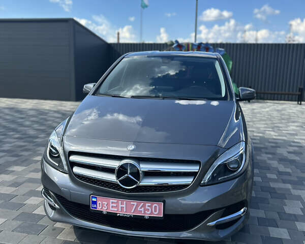 Серый Мерседес Б-класс, объемом двигателя 0 л и пробегом 100 тыс. км за 11275 $, фото 2 на Automoto.ua