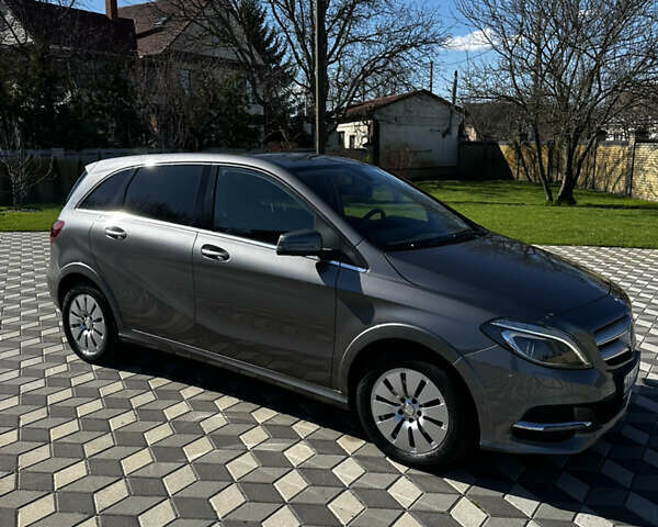 Сірий Мерседес Б-клас, об'ємом двигуна 0 л та пробігом 63 тис. км за 12900 $, фото 16 на Automoto.ua