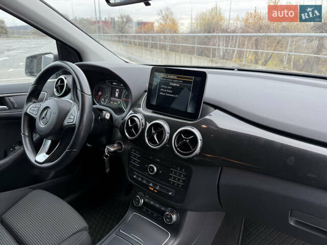 Сірий Мерседес Б-клас, об'ємом двигуна 0 л та пробігом 63 тис. км за 12900 $, фото 17 на Automoto.ua