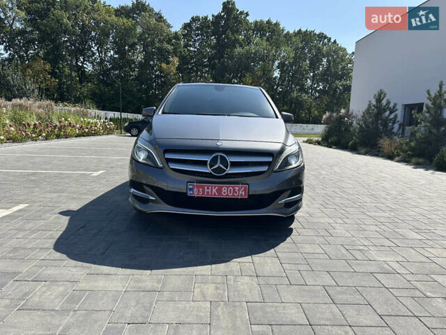 Сірий Мерседес Б-клас, об'ємом двигуна 0 л та пробігом 115 тис. км за 10300 $, фото 1 на Automoto.ua