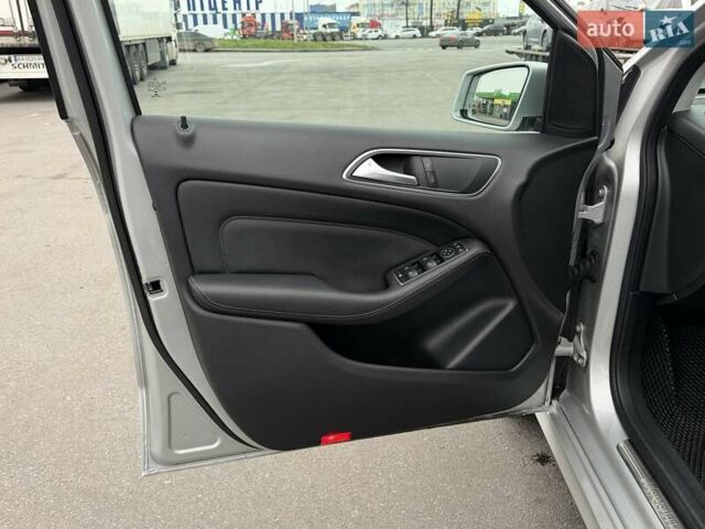 Сірий Мерседес Б-клас, об'ємом двигуна 0 л та пробігом 159 тис. км за 9400 $, фото 14 на Automoto.ua