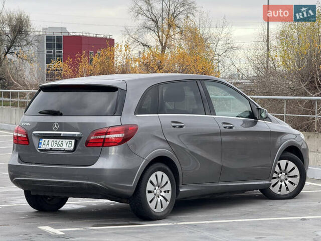 Сірий Мерседес Б-клас, об'ємом двигуна 0 л та пробігом 63 тис. км за 12900 $, фото 10 на Automoto.ua