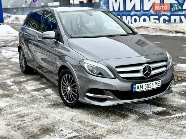 Серый Мерседес Б-класс, объемом двигателя 0 л и пробегом 139 тыс. км за 10300 $, фото 5 на Automoto.ua