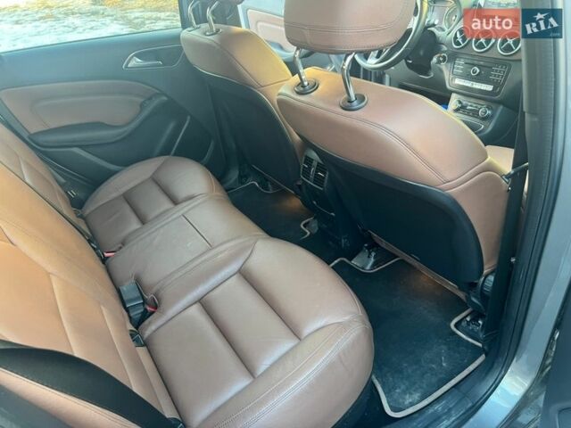 Серый Мерседес Б-класс, объемом двигателя 0 л и пробегом 114 тыс. км за 10600 $, фото 21 на Automoto.ua