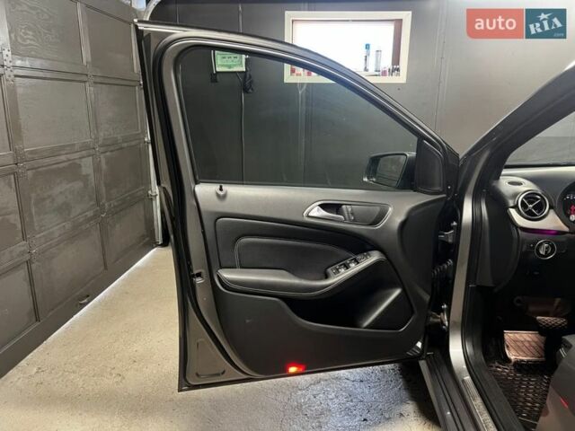 Сірий Мерседес Б-клас, об'ємом двигуна 0 л та пробігом 59 тис. км за 8800 $, фото 21 на Automoto.ua