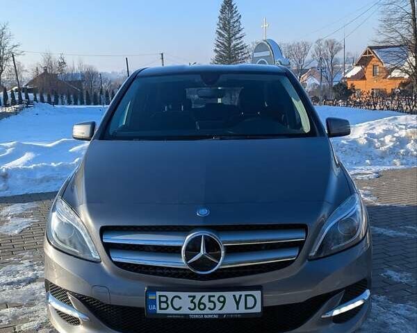 Серый Мерседес Б-класс, объемом двигателя 0 л и пробегом 143 тыс. км за 8999 $, фото 2 на Automoto.ua