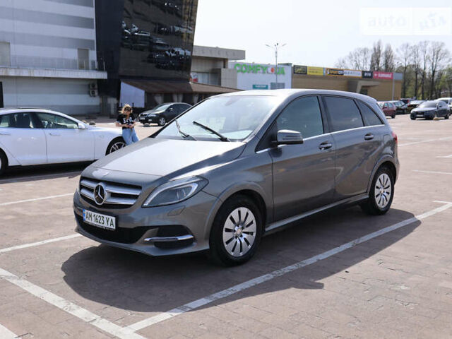 Серый Мерседес Б-класс, объемом двигателя 0 л и пробегом 128 тыс. км за 10499 $, фото 4 на Automoto.ua