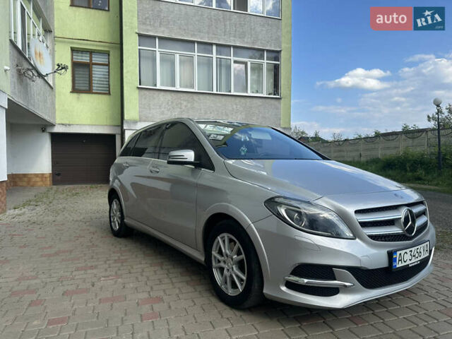 Сірий Мерседес Б-клас, об'ємом двигуна 0 л та пробігом 153 тис. км за 10500 $, фото 5 на Automoto.ua