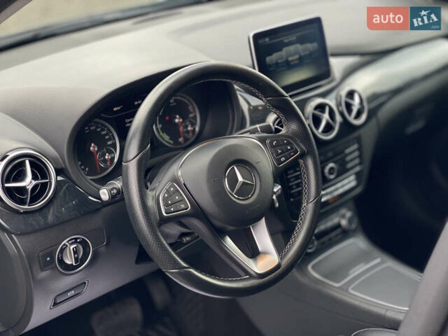 Серый Мерседес Б-класс, объемом двигателя 0 л и пробегом 115 тыс. км за 10999 $, фото 39 на Automoto.ua