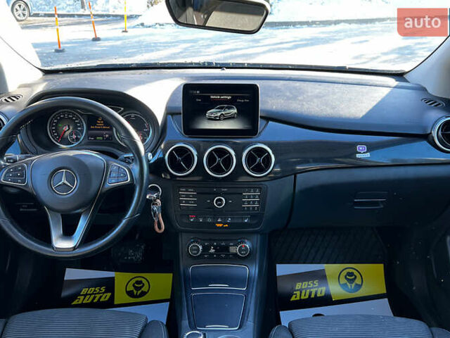 Сірий Мерседес Б-клас, об'ємом двигуна 0 л та пробігом 133 тис. км за 10650 $, фото 9 на Automoto.ua