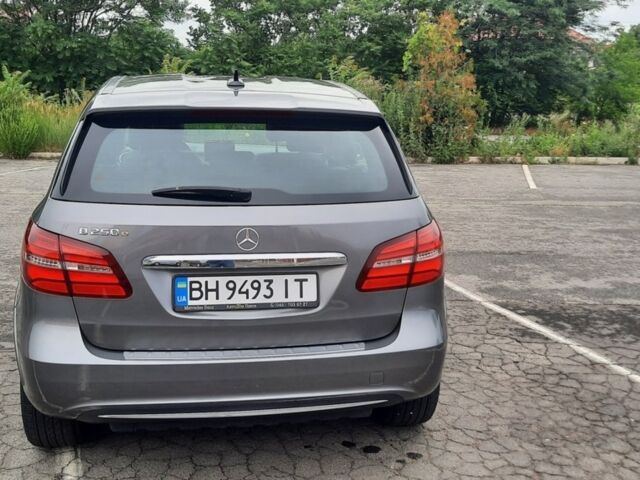 Сірий Мерседес Б-клас, об'ємом двигуна 0 л та пробігом 44 тис. км за 22000 $, фото 18 на Automoto.ua