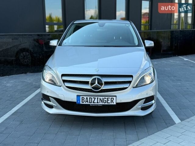 Серый Мерседес Б-класс, объемом двигателя 0.07 л и пробегом 76 тыс. км за 9700 $, фото 1 на Automoto.ua