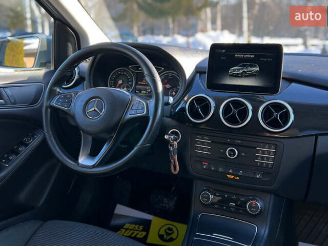 Сірий Мерседес Б-клас, об'ємом двигуна 0 л та пробігом 133 тис. км за 10650 $, фото 20 на Automoto.ua