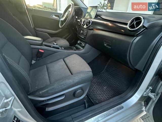 Серый Мерседес Б-класс, объемом двигателя 0 л и пробегом 139 тыс. км за 11500 $, фото 26 на Automoto.ua