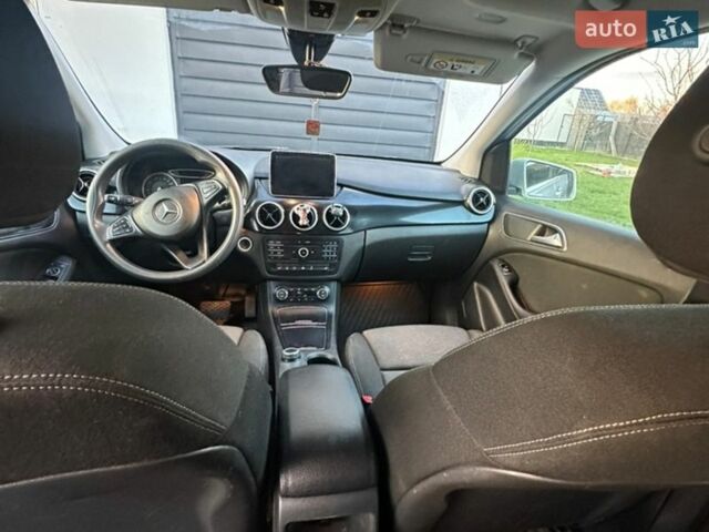 Серый Мерседес Б-класс, объемом двигателя 0 л и пробегом 139 тыс. км за 11500 $, фото 20 на Automoto.ua