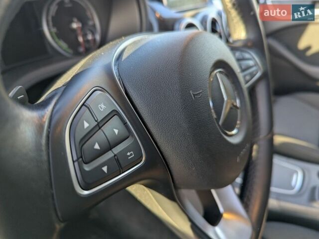 Сірий Мерседес Б-клас, об'ємом двигуна 0 л та пробігом 142 тис. км за 9500 $, фото 60 на Automoto.ua