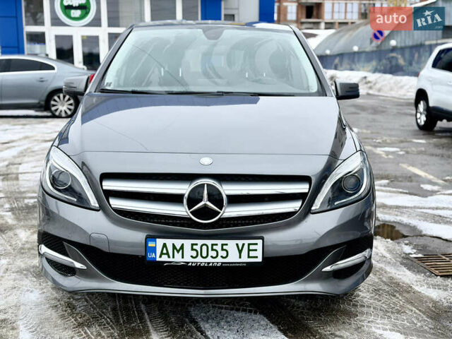 Сірий Мерседес Б-клас, об'ємом двигуна 0 л та пробігом 139 тис. км за 9000 $, фото 30 на Automoto.ua