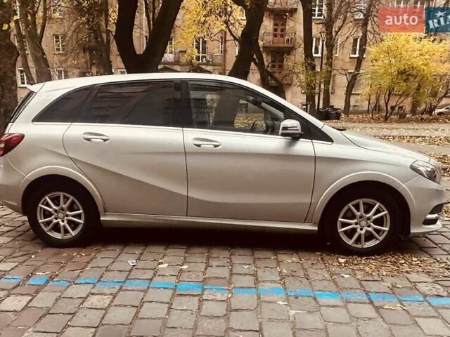 Серый Мерседес Б-класс, объемом двигателя 0 л и пробегом 133 тыс. км за 10500 $, фото 1 на Automoto.ua