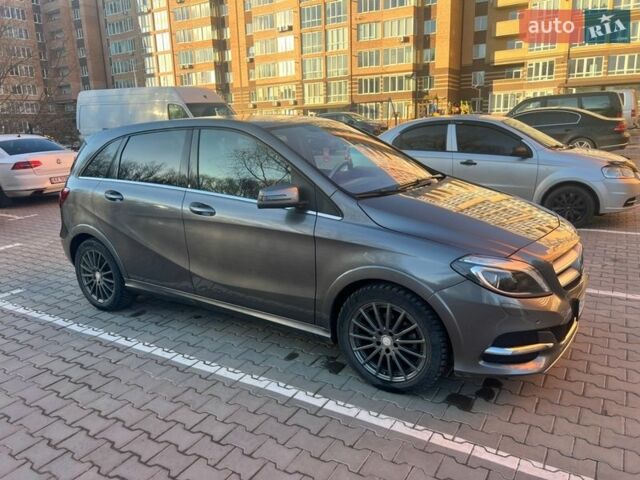 Серый Мерседес Б-класс, объемом двигателя 0 л и пробегом 114 тыс. км за 10600 $, фото 9 на Automoto.ua